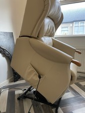 HSL Aysgarth Cream Leather Grand Dual Motor Riser Recliner Chair