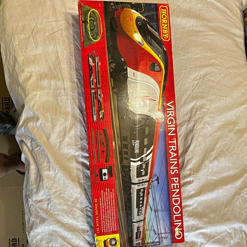 Hornby virgin trains - virgin, pendolino