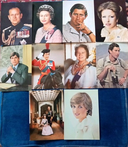 Royal family postcard - family,