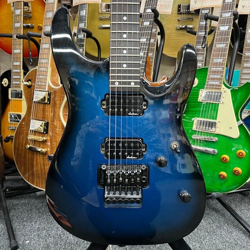 Charvel jackson dinky type - by,