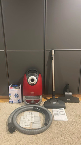 Miele cat dog - &,