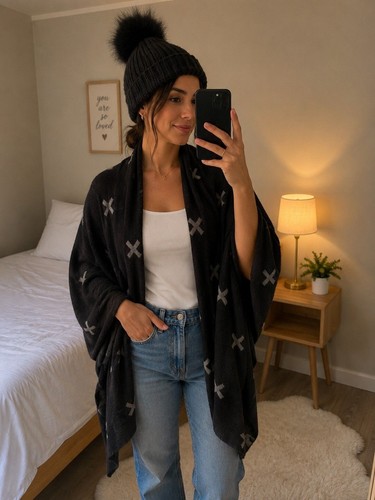 Black knit beanie hat - black,