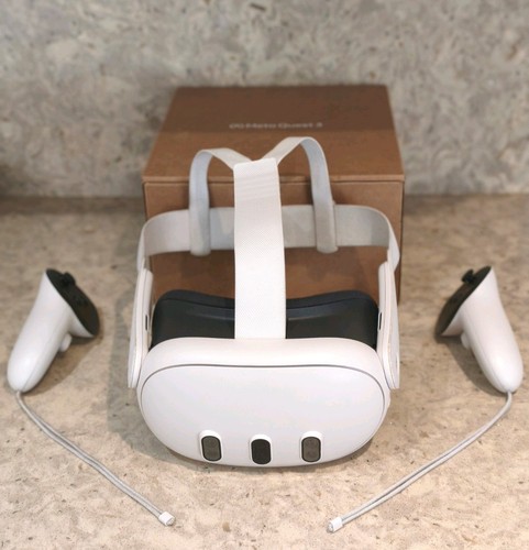 Meta quest headset - 3,