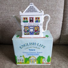 Wade teapot - The Queen