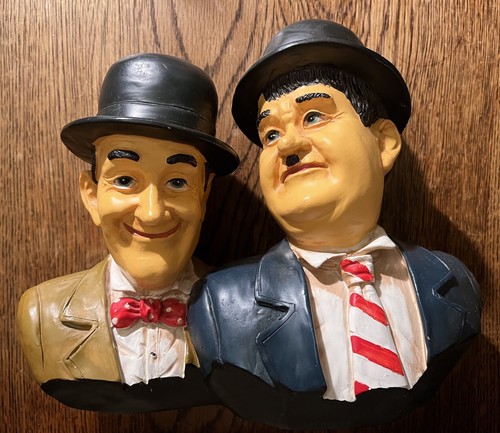 Laurel and hardy bust - laurel,