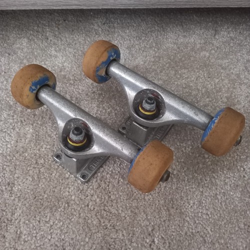 Independent skateboard trucks - skateboard,