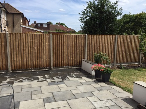 Closeboard fencing - closeboard,