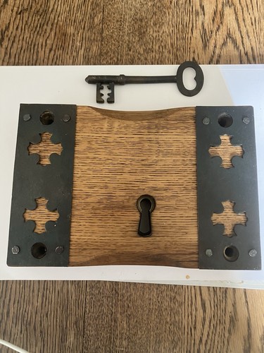 Lovely oak and iron box - oak, lock
