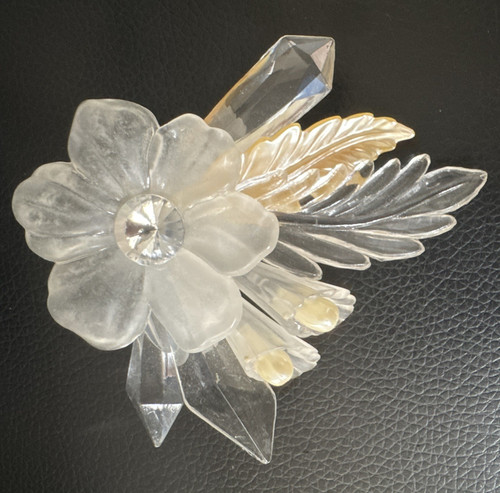 Clear gold tone flower - clear,