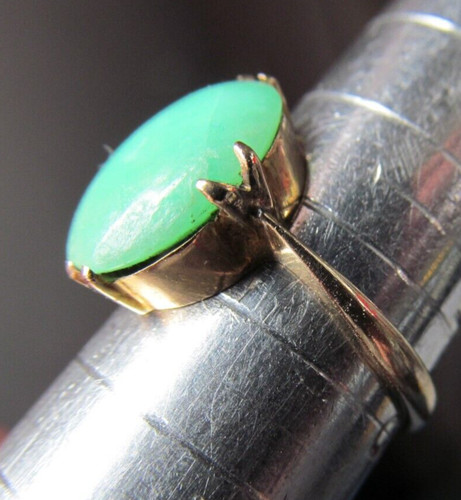Tiny 9ct gold - , jade