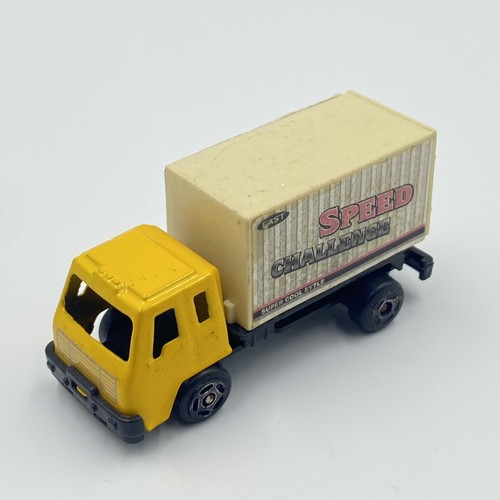 Metal knight yellow diecast - knight,