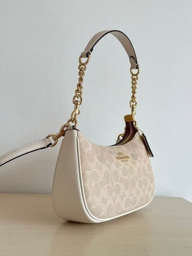Coach nwt teri - shoulder, bag
