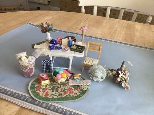 Dolls house scale - 1.12,