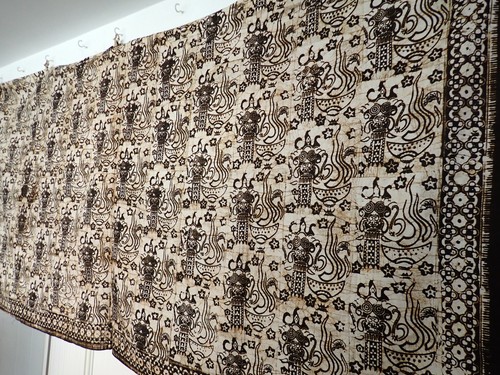 Large indonesian batik sarong - large,