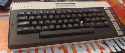 Atari 600 with tv - (with,