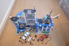 Lego City Police Station set
