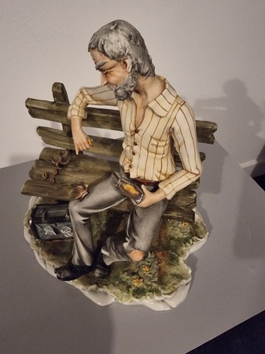 Capodimonte tramp figurine - capodimonte,
