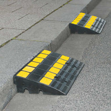 Heavy-Duty Rubber Kerb Ramps