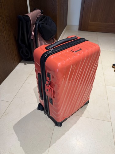 Tumi coral hard shell - tumi, spinner