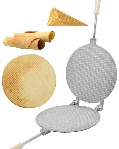Waffle maker round form - waffle,
