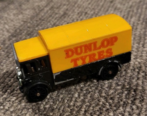Corgi van 1 - van, scale