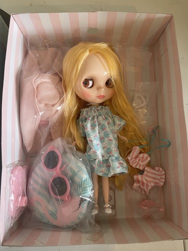 Neo blythe shop - blythe, limited