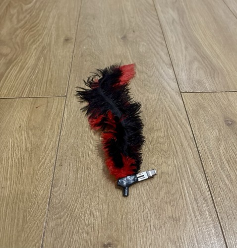 Black red feather - black,