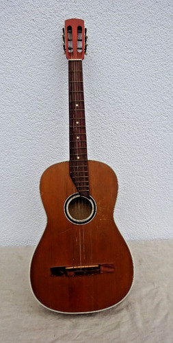 Vintage guitar walking - vintage,