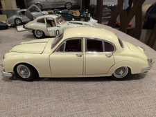 Maisto Jaguar MIi 3.8 1:18 Diecast Old English White.