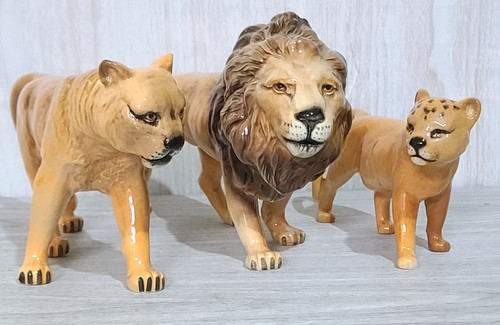 Beswick rare lion facing right - beswick,