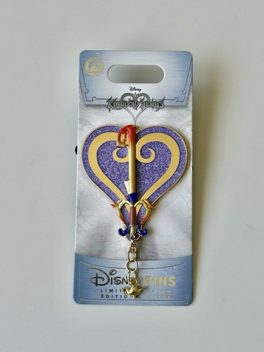 Kingdom hearts keyblade three - hearts,