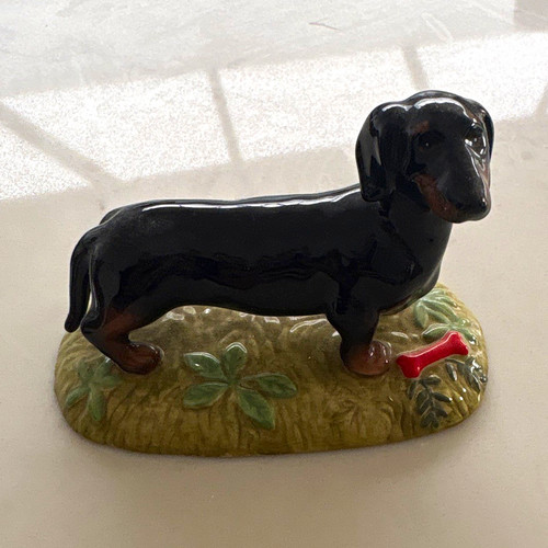 Royal doulton dachshund dog - doulton,