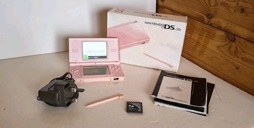 Pink nintendo lite console - ds,