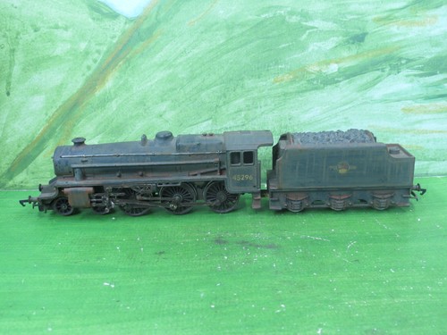 Hornby black class loco - black, 5