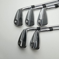 Used Wilson Staff Model Blade Iron Set / 6 - PW / Stiff Flex