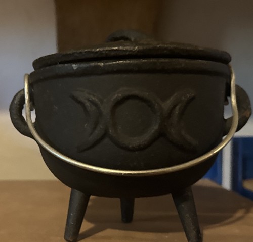 Cast iron cauldron 10cm x10cm - iron,