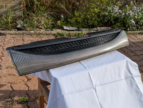 Subaru svx pre - pre-facelift, grill