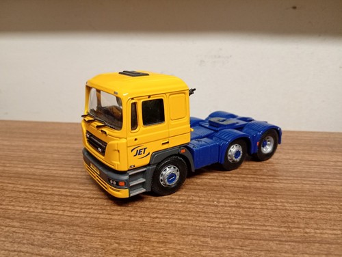 Corgi modern truck - corgi,