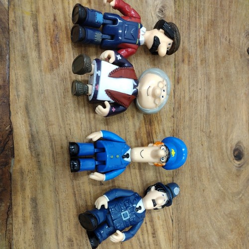 Postman pat figures bundle - postman,