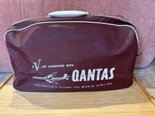 Vintage Qantas V Jet Passenger Holdall Bag Maroon Collectible Australia Airline