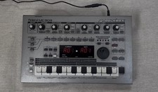 Roland MC-303 Groovebox Sample