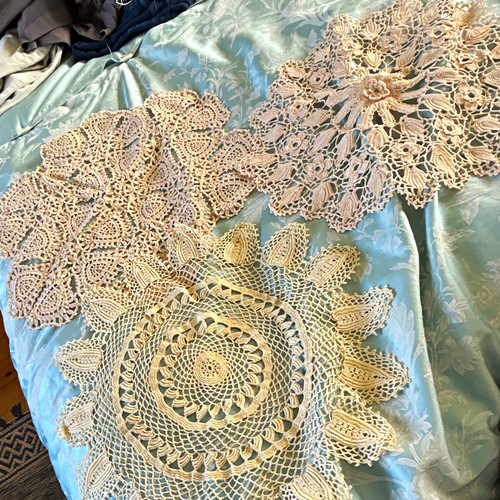 Beige round crochet lace - round,