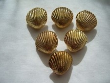 GOLD SHELL SHAPED SHINEY
