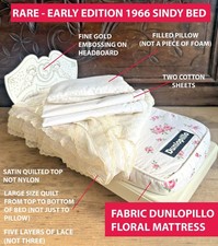 RARE Vintage 1966 Sindy Bed