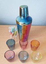 Cocktail Shaker & 6 Shot glasses inc 10 Cocktail Umbrellas