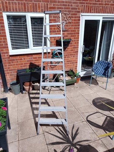 Youngman run step ladder - step,
