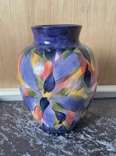 Karen porter vase - karen, studio
