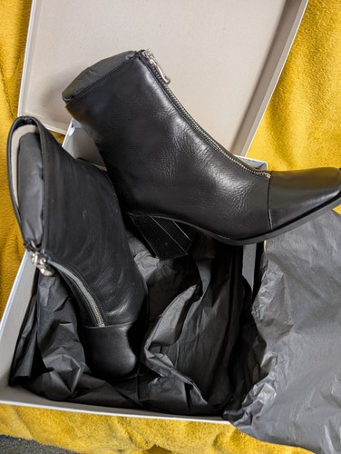 Black leather boots - leather,