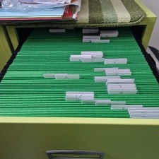 Esselte green A4 hanging folders (sold in 5-folder lots), used, great condition