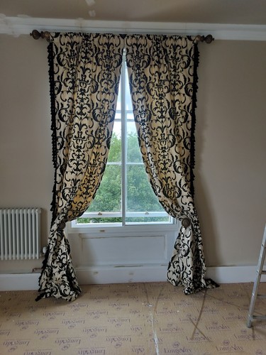 Cream black damask lined - damask,